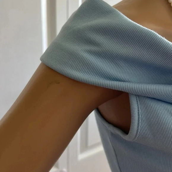 Faux wrap dress,Nwt,off shoulder,cowl,bow, fitted dress, feminine,romantic - Picture 7 of 13